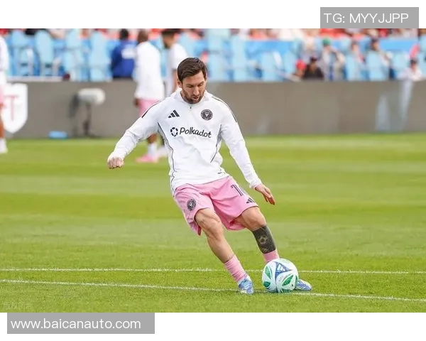 足球三号球衣背后的传奇球星及其精彩瞬间回顾